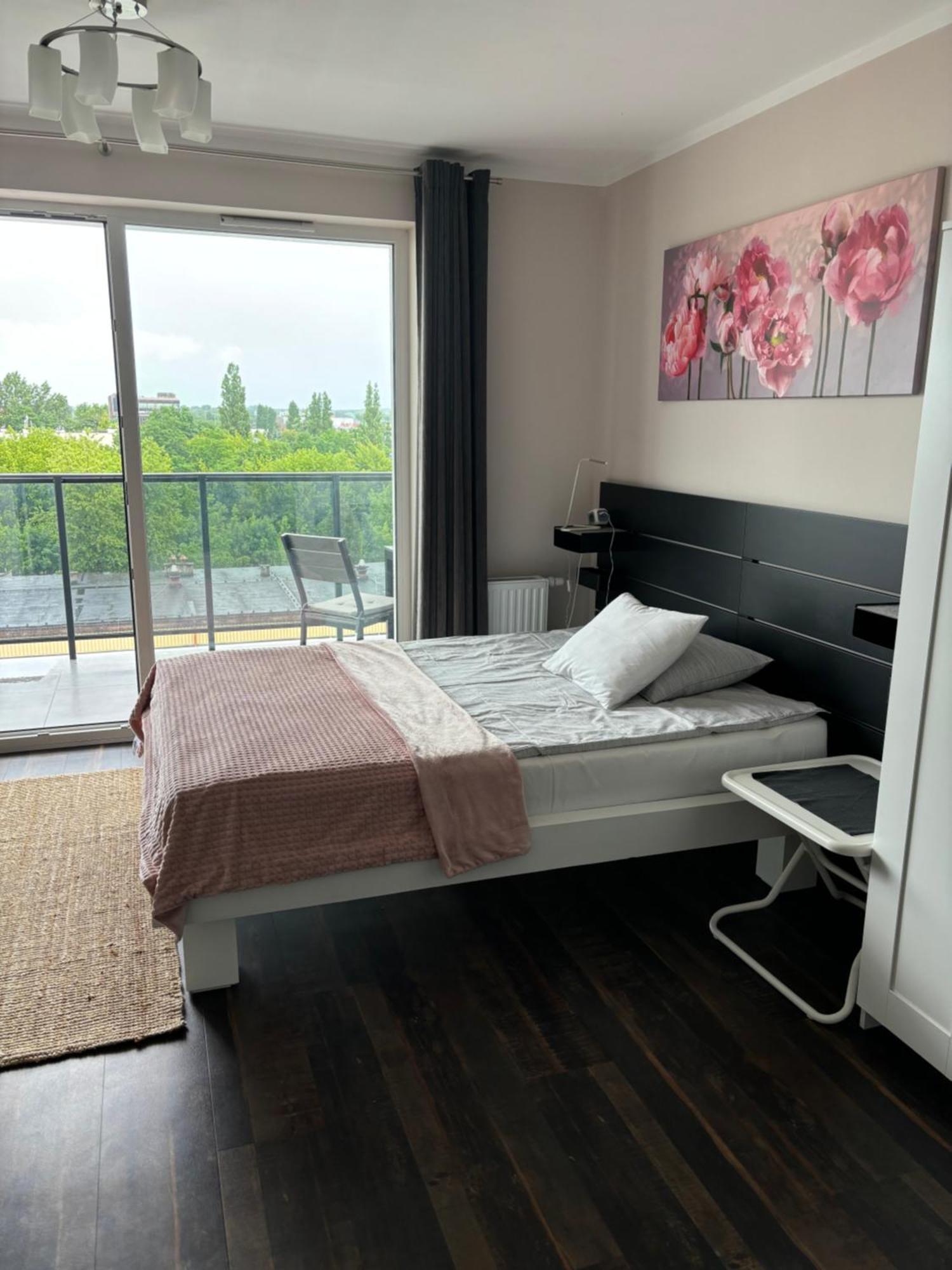 Ferienwohnung Kawalerka Na Targowej Thorn Exterior foto